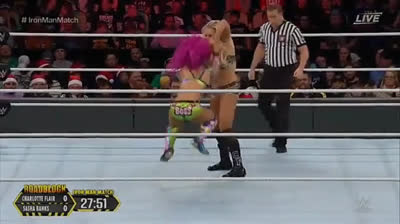 Roadblock Sasha Banks vs Charlotte Flair