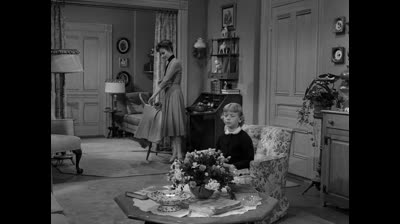 LA DIMENSION DESCONOCIDA. COMO UNA NIÑA